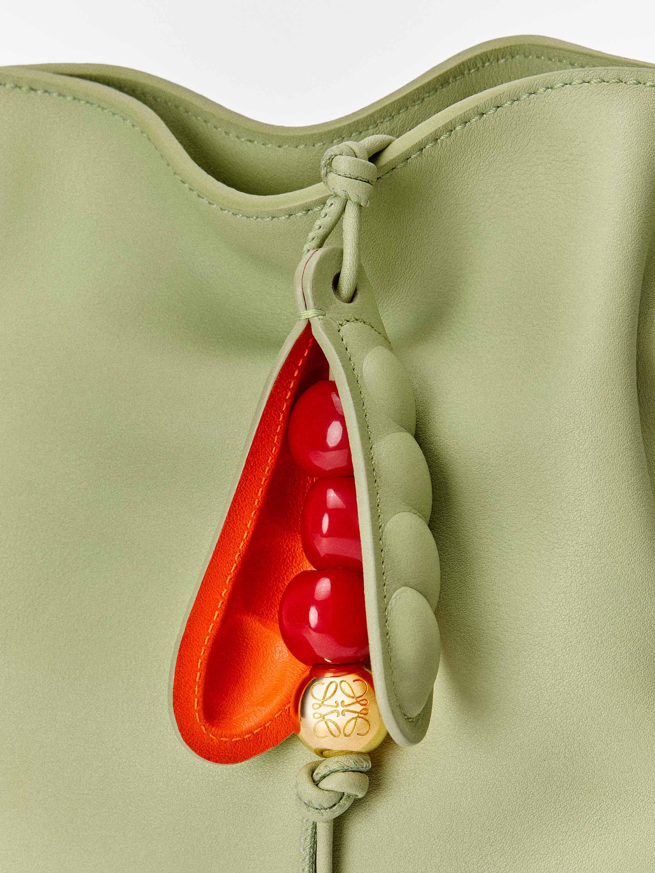 Luxury keyrings bag charms for women LOEWE